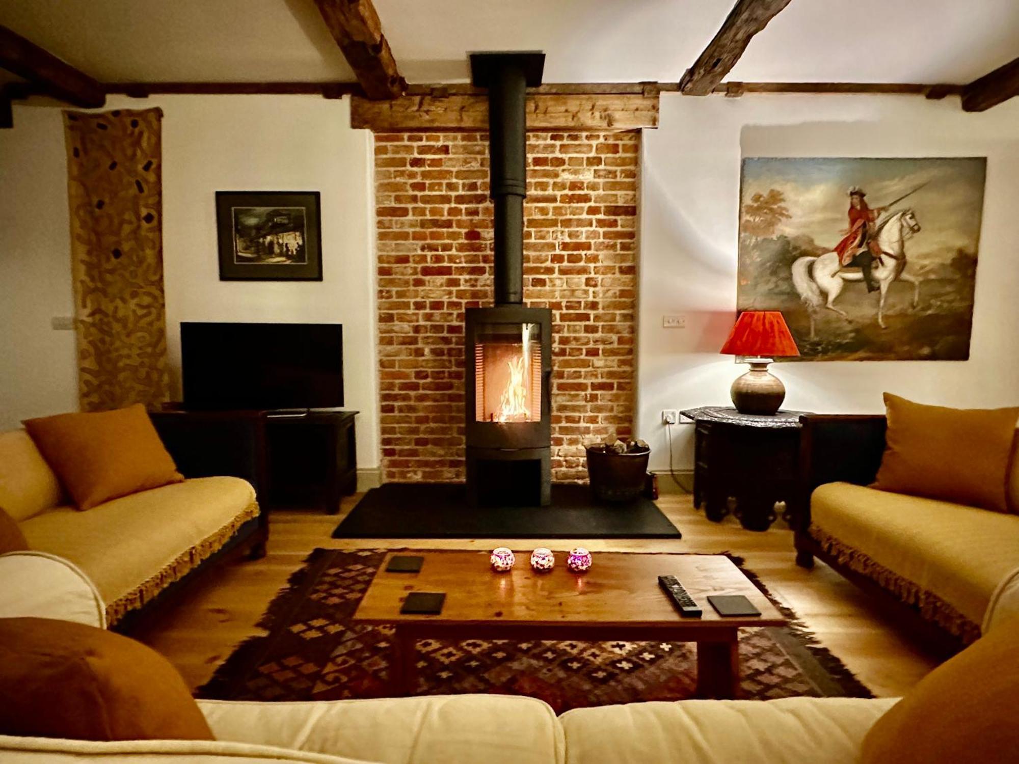 The Granary - Wood Farm Barn. Luxury Barn With Wonderful Countryside Views *