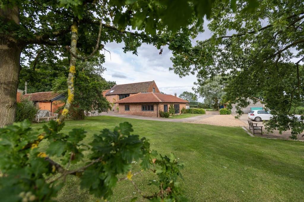 Holiday home The Granary - Wood Farm Barn. Luxury Barn With Wonderful Countryside Views Bawdeswell